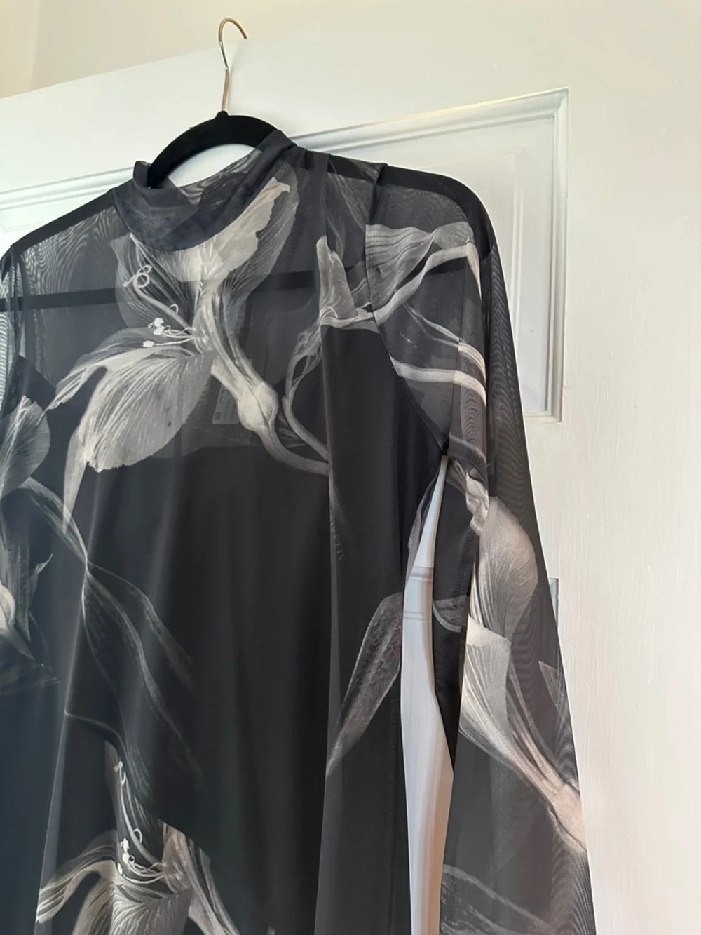 AllSaints Black Sheer Floral-Print Long Sleeve Midi Dress - Picture 5 of 10